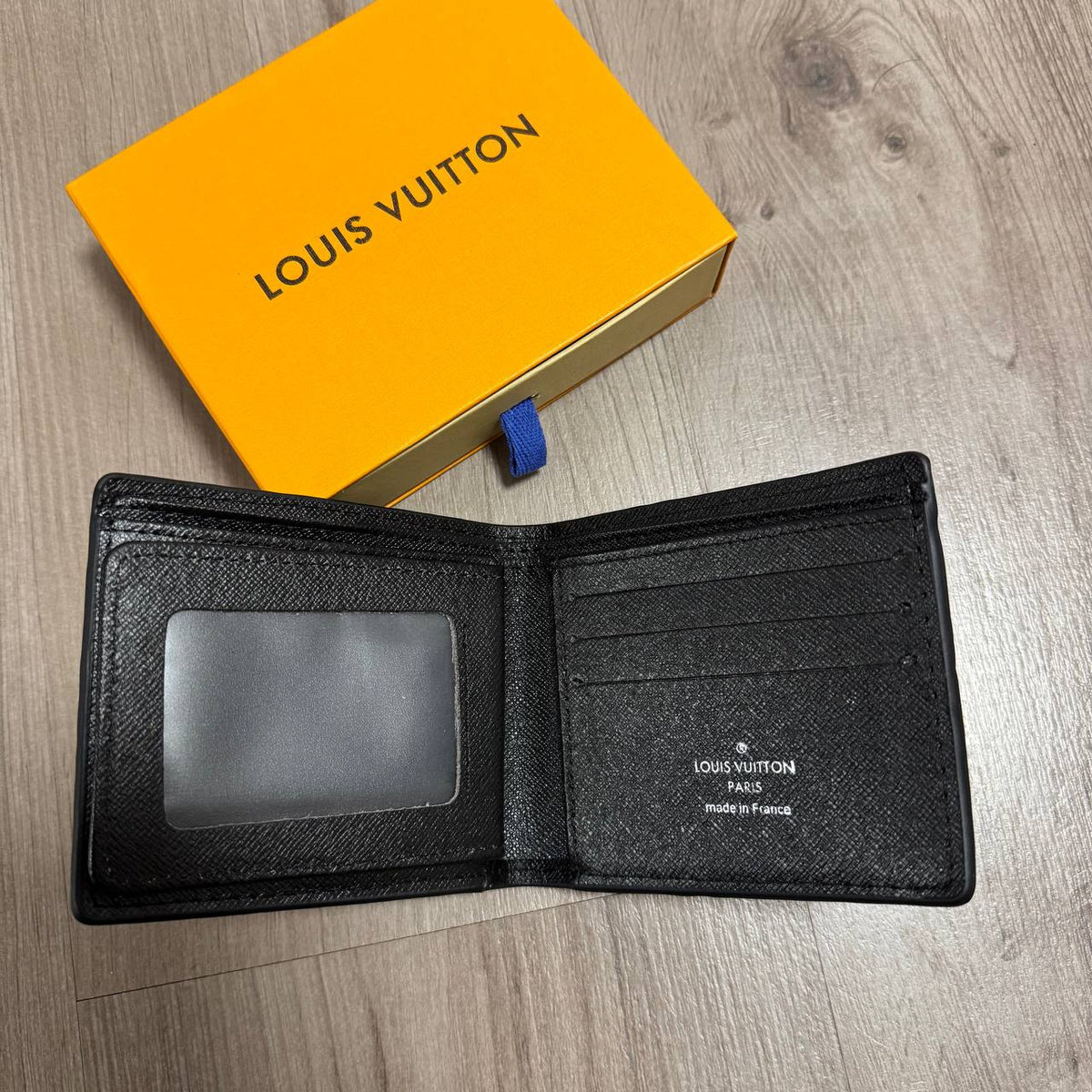 BILLETERA LV RELIEVE